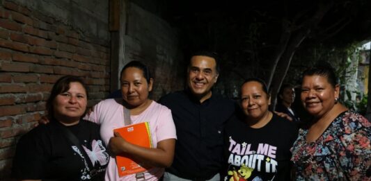 Convive Luis Nava con mamás de Reforma Agraria