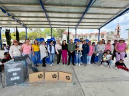 La Unidad de Servicios para la Educación Básica en el Estado de Querétaro entrega mobiliario escolar a primaria de Amealco