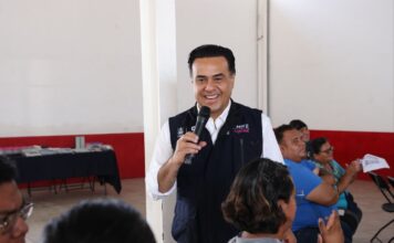 Fortalece Luis Nava cercanía con familias beneficiarias de El Marqués