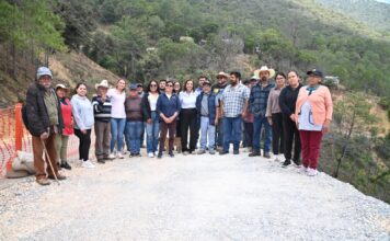 La Comisión Estatal de Infraestructura y la Secretaría de Gobierno supervisan reconstrucción de camino municipal en Cadereyta de Montes