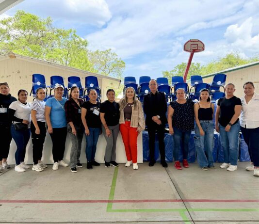 Entrega USEBEQ mobiliario escolar en seis escuelas de la zona metropolitana