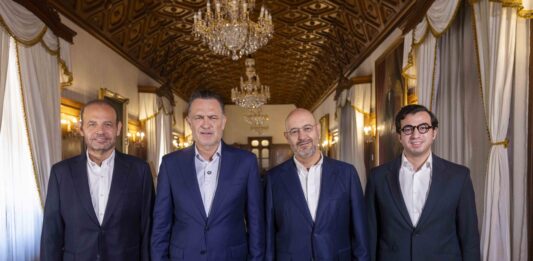 Gobernador anuncia ajustes en su equipo de trabajo