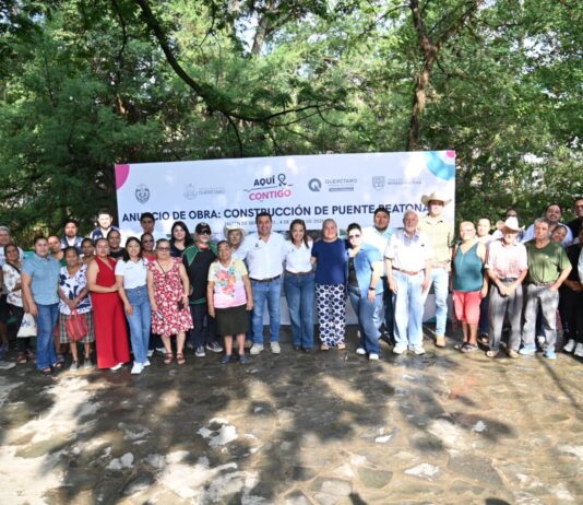 La Comisión Estatal de Infraestructura presenta proyecto de reconstrucción de puente peatonal en Jalpan de Serra