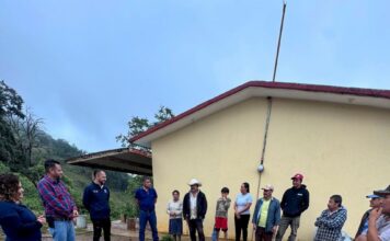 El Sistema Estatal para el Desarrollo Integral de la Familia apoya a comunidades afectadas por derrumbe en Pinal de Amoles
