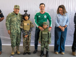 Rodrigo Monsalvo inaugura exposición militar Conín en beneficio de niñas, niños y adolescentes