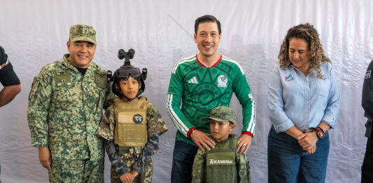 Rodrigo Monsalvo inaugura exposición militar Conín en beneficio de niñas, niños y adolescentes