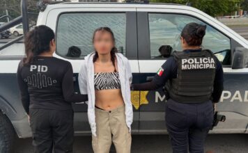 Detenida femenina con orden de aprehensión vigente
