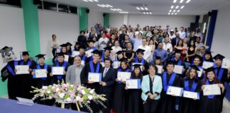 Reciben egresadas y egresados de la Universidad Tecnológica de Corregidora sus títulos profesionales