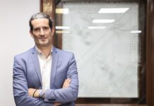 Especialista español visita la UAQ para charlar sobre derecho indígena