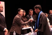 Reconoce Luis Nava a egresados del COBAQ en su ceremonia de graduación