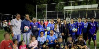 Encabeza Sonia Rocha la clausura del Cuadrangular de Futbol Aquí Contigo en Colón