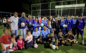 Encabeza Sonia Rocha la clausura del Cuadrangular de Futbol Aquí Contigo en Colón