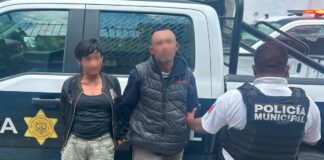 Pareja detenida por robo equiparado de vehículo en El Pedregal, Santa Rosa Jáuregui