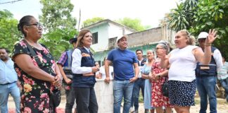 Titular de la Comisión Estatal de Infraestructura supervisa puente peatonal en Jalpan de Serra
