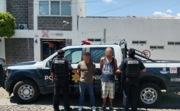 Detenidos por robo a comercio y resistencia de particularidades en la colonia Cimatario