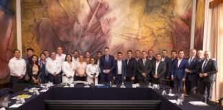 Sostiene Gobernador mesa de trabajo con titular de la Comisión Federal de Electricidad y presidentes municipales de la entidad