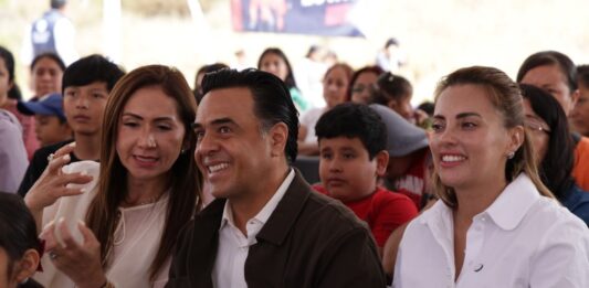 Lleva Luis Nava la estrategia Aquí Contigo a Menchaca para fortalecer la convivencia familiar