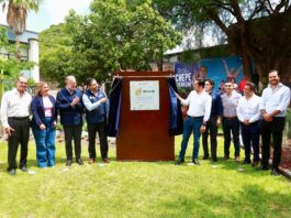 Atestigua Marco Del Prete develación de placa Biodiversidad de Corregidora