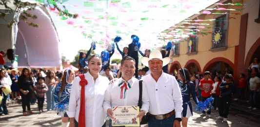 Jairo Morales encabeza desfile por los 216 años del inicio de la Independencia