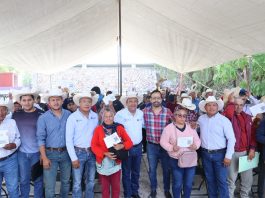 El Secretario de Desarrollo Agropecuario apoya con semilla e implementos agrícolas a productores de Colón