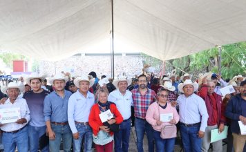 El Secretario de Desarrollo Agropecuario apoya con semilla e implementos agrícolas a productores de Colón