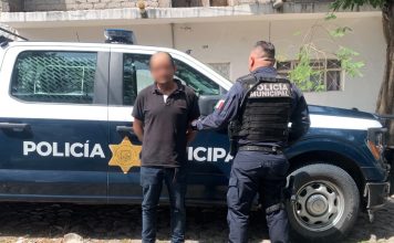 Detenido masculino con mandato vigente por violencia familiar