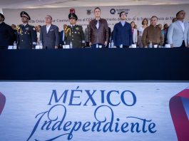 Atestigua gobernador desfile cívico militar conmemorativo por el CCXVI aniversario de la Independencia
