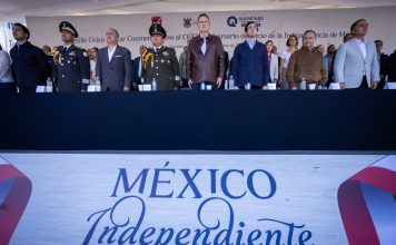Atestigua gobernador desfile cívico militar conmemorativo por el CCXVI aniversario de la Independencia