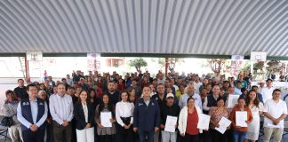 Beneficia Gobierno del Estado a familias de Cadereyta con títulos de propiedad