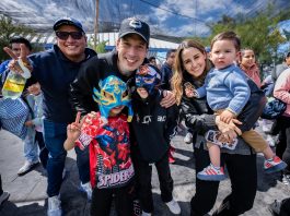 Rodrigo Monsalvo acerca servicios gratuitos y actividades familiares a Paseos del Marqués