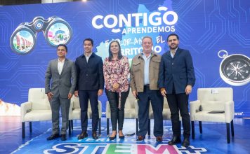 Analizan autoridades y expertos el futuro de la educación en Querétaro