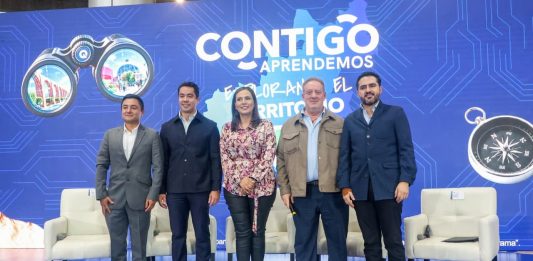 Analizan autoridades y expertos el futuro de la educación en Querétaro